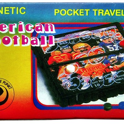 Magnetic American Football Pocket Travel Game