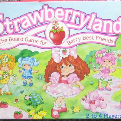 Strawberry Shortcake Strawberryland: The Board Game for Berry Best Friends