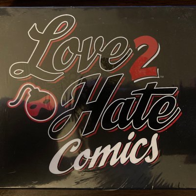 Love 2 Hate: Comics