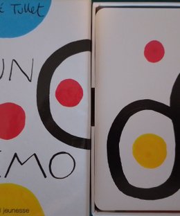 Hervé Tullet's ZaZaZoom!: A Game of Imagination