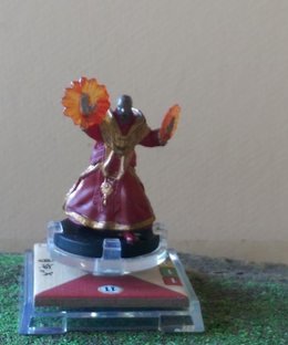 Dungeons & Dragons: Attack Wing – Human Red Wizard Expansion Pack