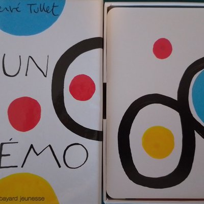 Hervé Tullet's ZaZaZoom!: A Game of Imagination