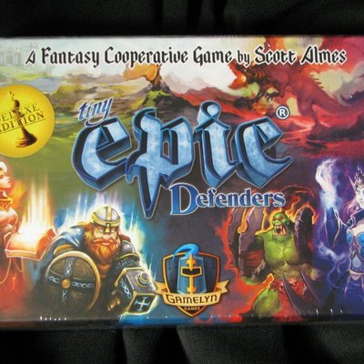 Tiny Epic Defenders (Second Edition): Deluxe Edition